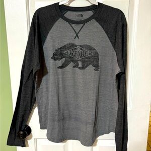 Long sleeve The North Face almost new Tee!